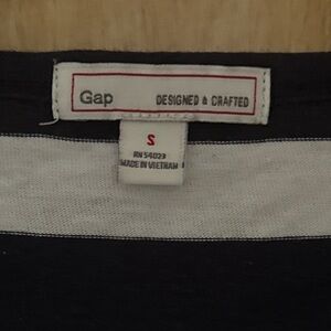 GAP Monochrome Striped Tee